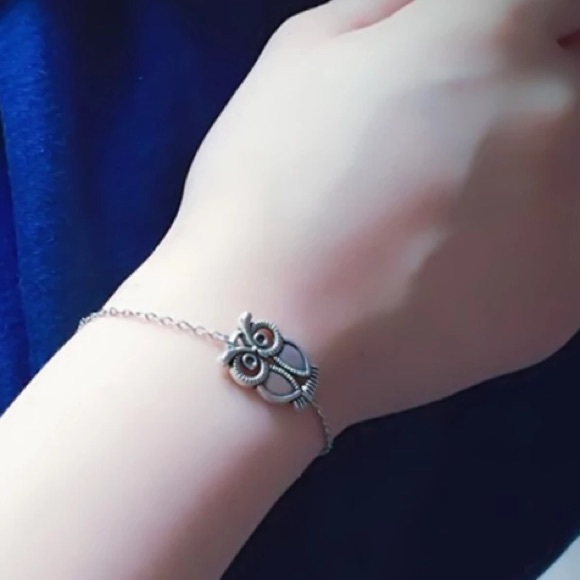 NEW!💙💎🦉ADORABLE!!💍SILVERY OWL BRACELET!!🦉💎💙 - Picture 2 of 3